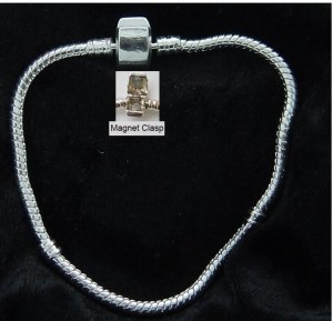 Bracelet 19 cms fits European beads