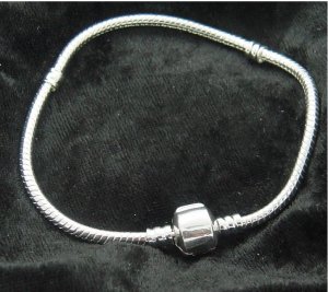 Bracelet 18 cms fits European beads with plain magnetic clasp