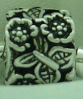 EB175 - Bead with flowers and butterflies