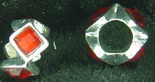 EB121 - Bead with red stones