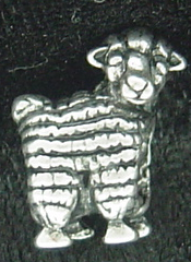 EB135 - Sheep bead